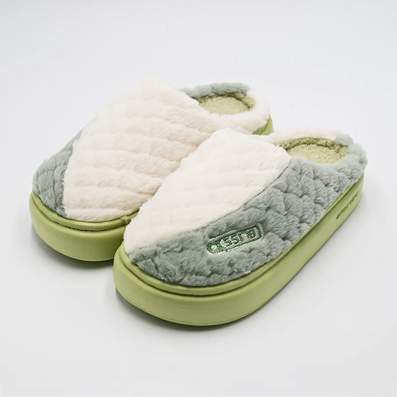 Väikesed plush pooled sussid